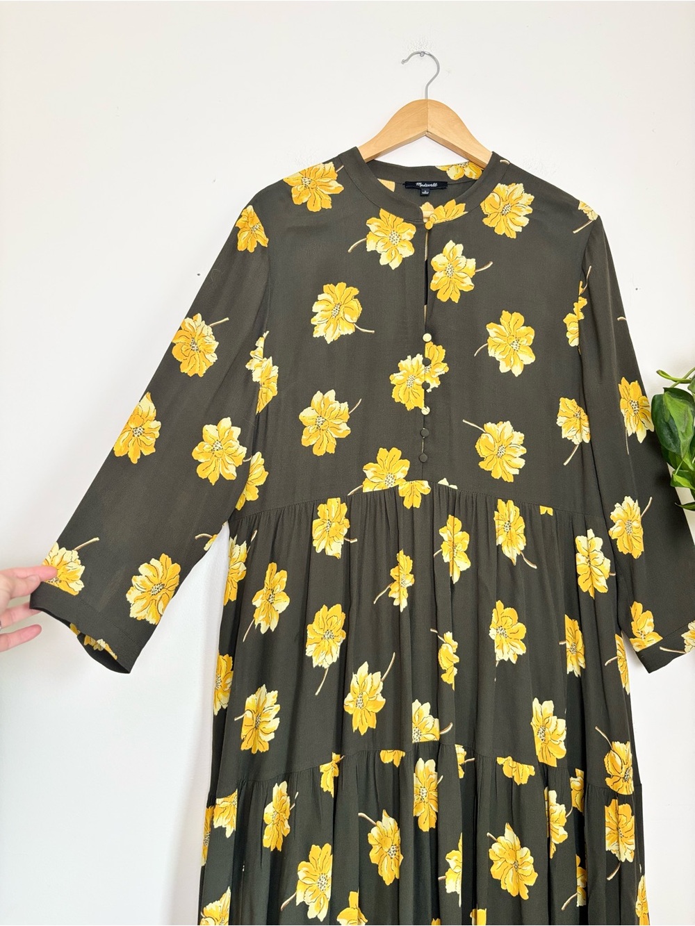 Madewell Button-Front Tier Dress in Fall
Flowers - Picture 5 of 9